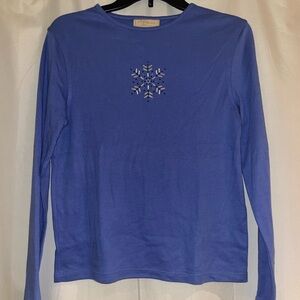 Periwinkle/blue snowflake long sleeve tee, size small